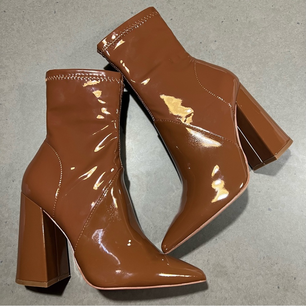 Steve Madden Brown Sock Boots “SLADE” size 9 NWT